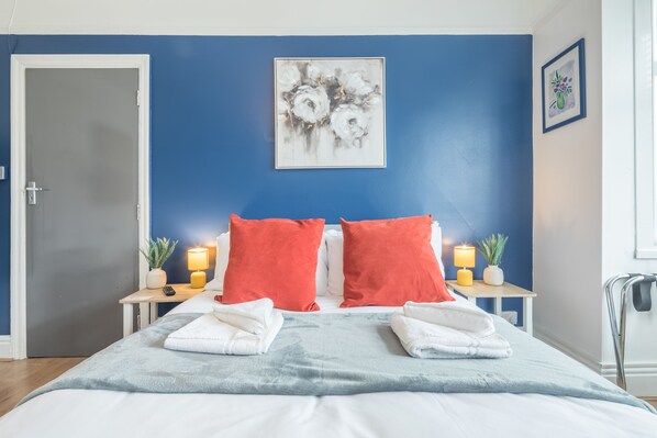 1 bedroom, iron/ironing board, WiFi, bed sheets - Private & Spacious Studio Room 4 by Milton Guesthouse
(Cambridge)