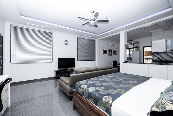 1 habitación, tabla de planchar con plancha, wifi y ropa de cama 