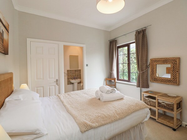 3 habitaciones, decoración personalizada y muebles diferentes