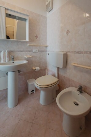Shower, hair dryer, bidet, towels - Stella Maris by Wonderful Italy (Cefalù)