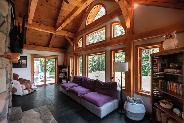 Fireplace, DVD player, stereo