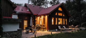 Timber Sky Estate - Family & Pet-Friendly Log Cabin in Elora