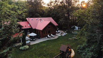 المنشأة من الخارج