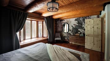 4 عدّة غرف نوم ومكواة/لوح كي وسرير سفر وخدمة الإنترنت