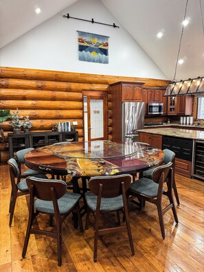 Dining - Timber Sky Estate - Family & Pet-Friendly Log Cabin in Elora (West Montrose)