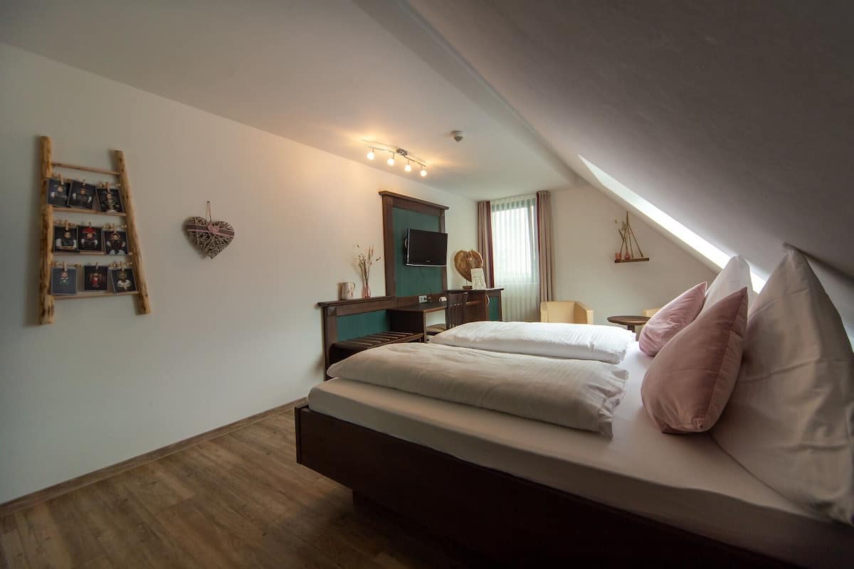 1 bedroom, in-room safe, individually decorated, desk