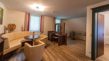 Deluxe Apartment | Living area