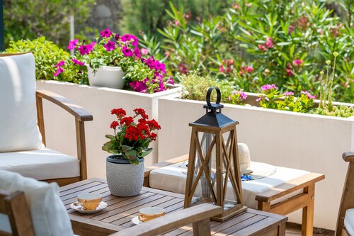 Family Villa  Pag  2 min from the beach hot tub  - free parking