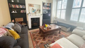 Maison, plusieurs lits | Intérieur