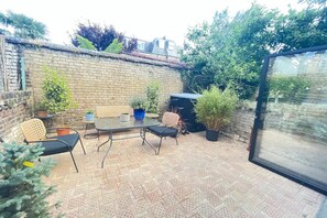 Basic House, Multiple Beds | Property grounds