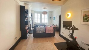 Maison, plusieurs lits | Intérieur