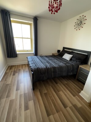 Leilighet, flere senger | 2 soverom, strykejern/-brett, wi-fi (inkludert) og sengetøy