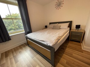 2 bedrooms, iron/ironing board, free WiFi, bed sheets - 2-bed Apartment in Colchester (Colchester)