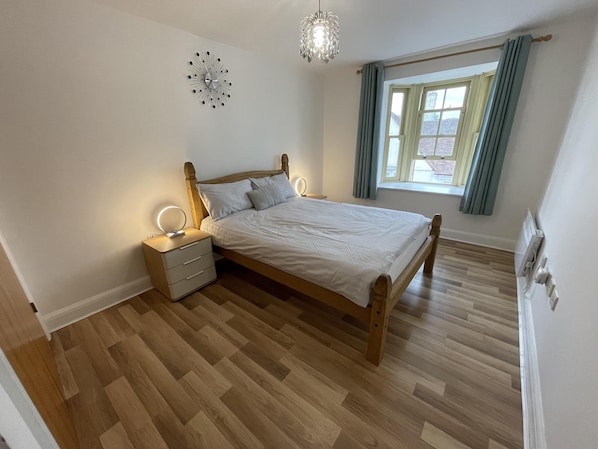 Apartment, Multiple Beds