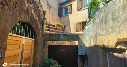 Joli meublé cocooning, à proximité des volcans, des lacs et de Clermont-Ferrand