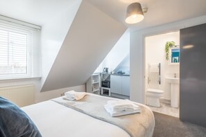 1 chambre, fer et planche à repasser, accès au Wi-Fi (inclus)