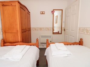 Dihias secara berasingan, dilengkapkan perabot secara berasingan