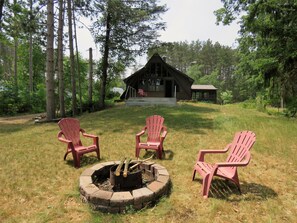 Property grounds - Enjoy A memorable experience in our unique Cabin on Wisconsin River (Mauston)