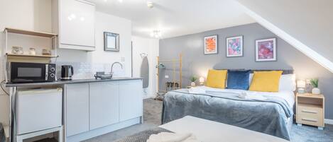 1 bedroom, iron/ironing board, WiFi, bed sheets