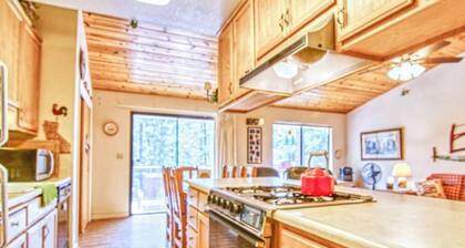 Cottonwood Cottage at Pine Mountain Lake