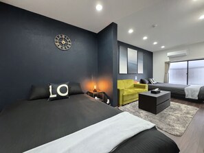 3 bedrooms, iron/ironing board, travel cot, free WiFi - 【 大阪No.1ロケーション】JR大阪駅、人気の梅田エリアから徒歩圏内。大阪観光地、USJ、難波、京都へ好アクセス！ (大阪市北区中津)
