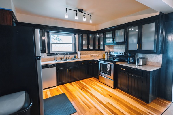 Refrigerador, microondas, horno, placa de cocina