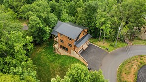 Exterior - Heated Indoor Pool, Hot Tub, Games, Minutes to Pigeon Forge & Gatlinburg! (Sevierville)
