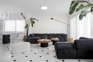 LCD TV, fireplace - The Southern Mansion (Vari-Voula-Vouliagmeni)