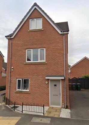 Exterior - Stunning Property Located in Coventry CV2 (Coventry)
