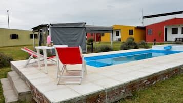 Sæsonbestemt udendørs pool