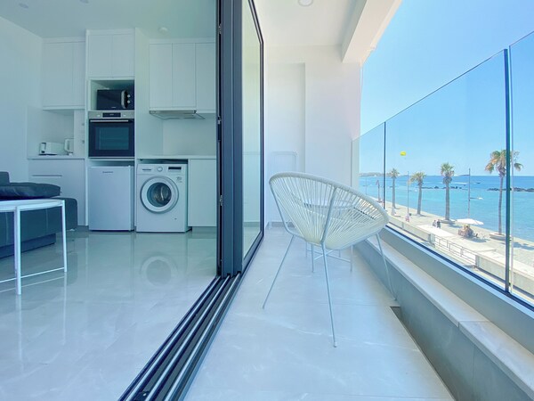 Phaedrus Living Marina Sea View 214 Gold - Pafos