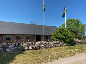 Free daily buffet breakfast - Gård Halltorps Hage (Borgholm)