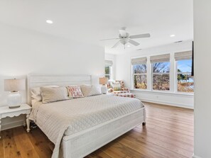 6 bedrooms, desk, iron/ironing board, travel cot - Minutes from Downtown St. Michaels | Pool | Kayaks | 350 Ft of Shoreline | Luxur (Saint Michaels)