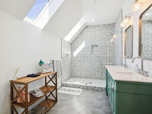 Hair dryer, towels - Minutes from Downtown St. Michaels | Pool | Kayaks | 350 Ft of Shoreline | Luxur (Saint Michaels)