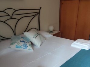 3 Schlafzimmer, Bügeleisen/Bügelbrett, Reisekinderbett, WLAN