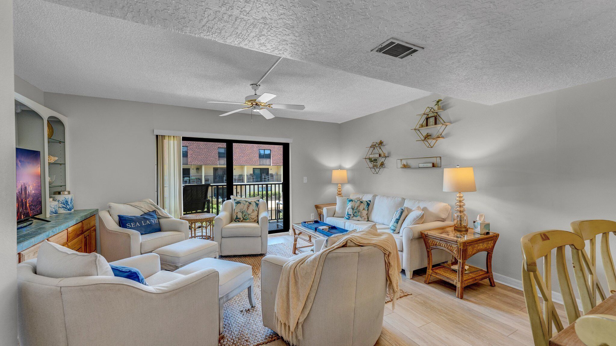 2BR Beachfront Condo W/ Pool BBQ Steps To Dining, Shopping Pier & More!