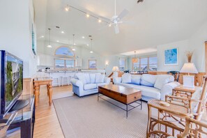 Smart TV, DVD player - Oceanside Home w/ Private Pool, Hot Tub, + Grill. Beach Just a Quick Stroll Away (Salvo)