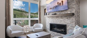 Fourth Street Crossing Traverse Townhome: Stylish Retreat