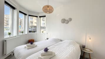 6 slaapkamers, een bureau, reisbedje, wifi