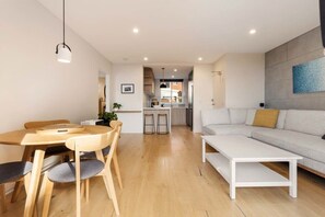 Offices - Coogee Beach Cosy Home (Randwick)