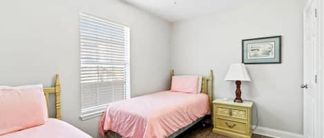 2 chambres, bureau, Wi-Fi gratuit, draps fournis