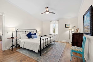 1 bedroom, desk, iron/ironing board, free WiFi