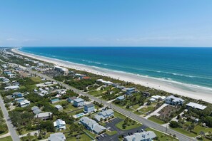 On the beach - Family Condo, Beach, Pool & BBQ in St. Augustine (St. Augustine)