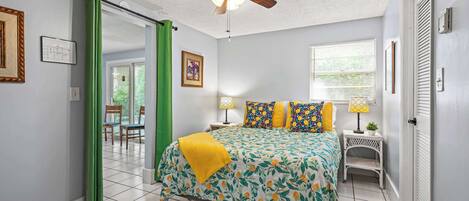 1 室のベッドルーム、旅行用ベビーベッド、WiFi (無料)、ベッドシーツ