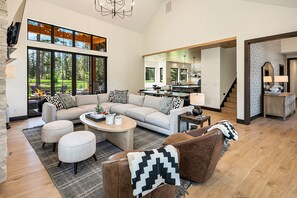 Smart TV, fireplace, ping pong, books