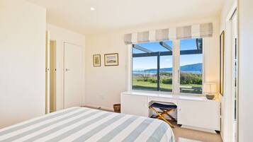 4 makuuhuonetta, silitysrauta/-lauta, Wi-Fi, vuodevaatteet