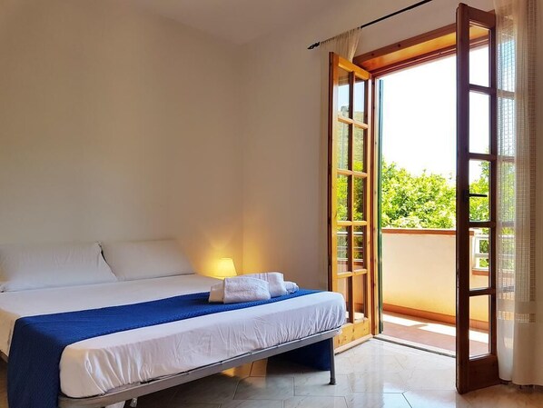 2 多间卧室、WiFi、床单