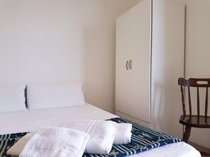 2 bedrooms, WiFi, bed sheets