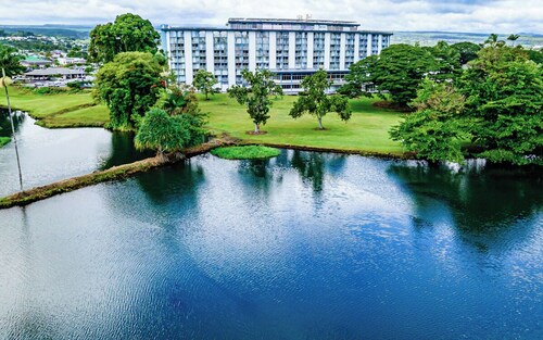 LOOK! Studio Condo in Downtown Hilo: Lagoon Views, Pool, AC