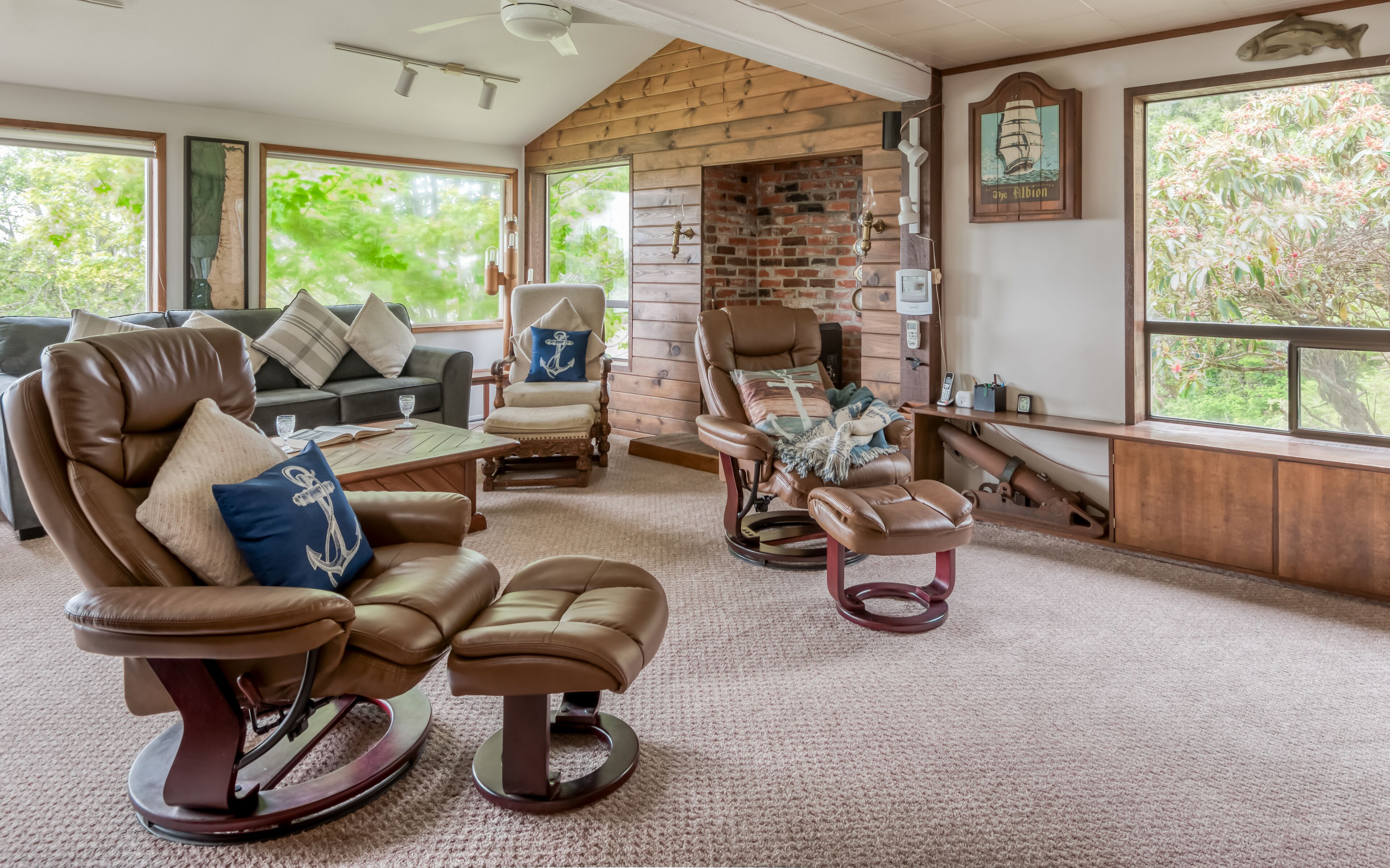 Come Aboard This Yachats Home With Ocean Views And Large Yard! - 亞查茨